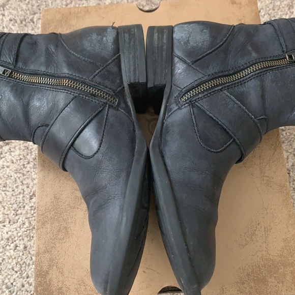 Born Black bootie size 7 - Picture 5 of 7